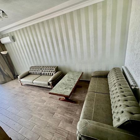 David Apt 1A باتومي المظهر الخارجي الصورة